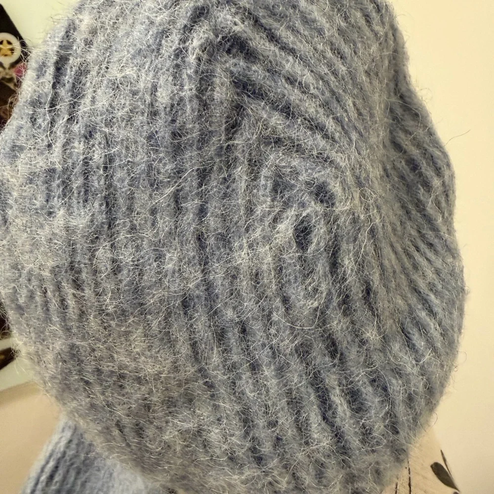 Elegant Blue Knit Snood and Hat Set Made Of Icelandic Wool 💙 - Picture 13 of 15